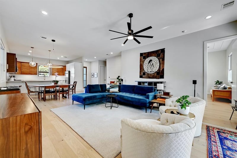 Virtual tour of 4707 Craigwood Dr