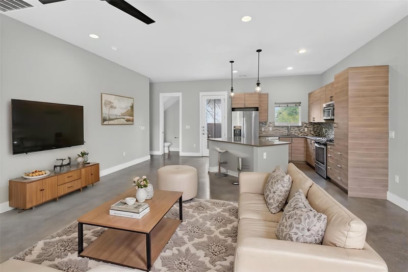 Virtual tour of 4707 Leslie Ave Unit #A