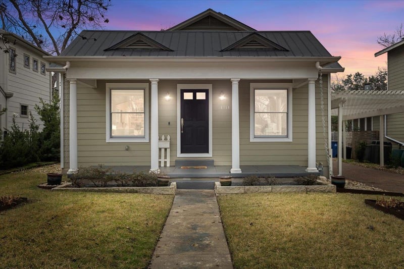 Virtual tour of 4711 Sinclair Ave