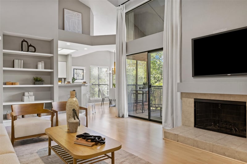 Virtual tour of 4711 Spicewood Springs RD Unit #1-201