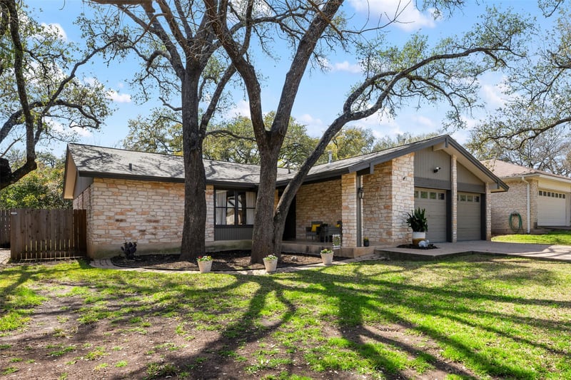 Virtual tour of 4713 Fieldstone DR