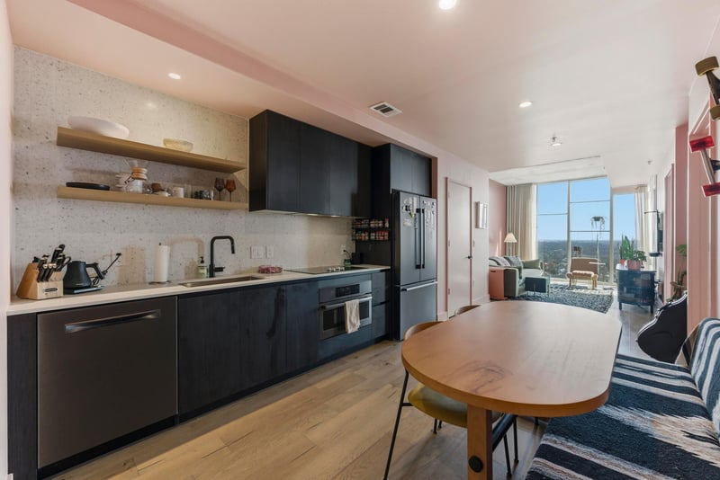 Virtual tour of 48 East Ave Unit #1607