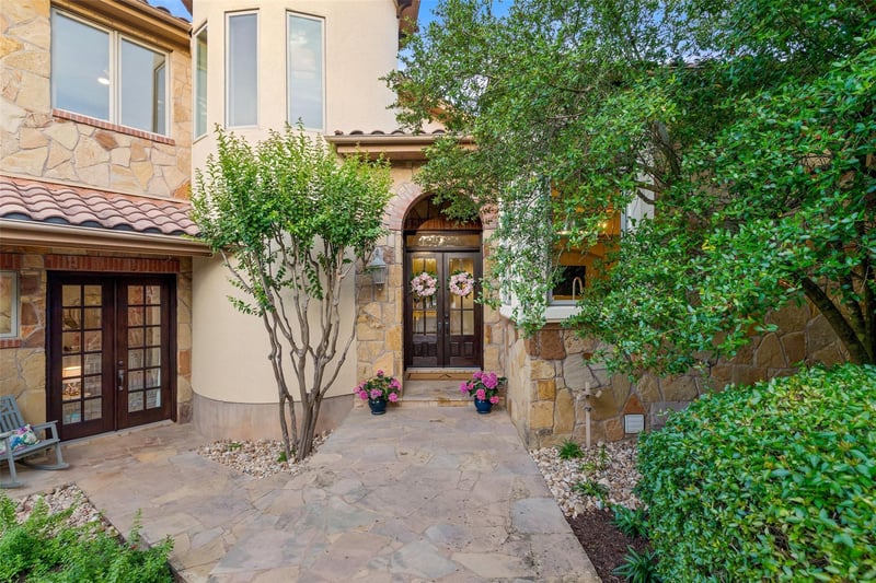 Virtual tour of 4801 Pecan Chase