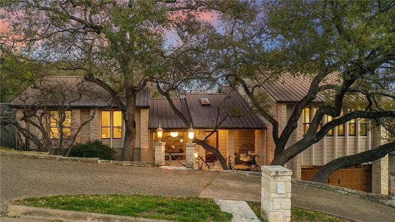 Virtual tour of 4801 Twin Valley DR