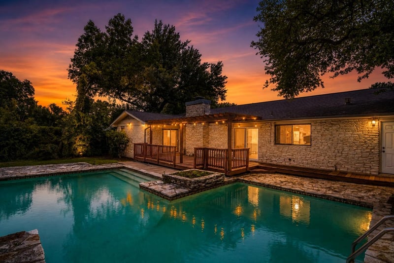 Virtual tour of 4802 Greystone DR