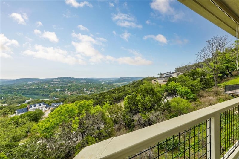 Virtual tour of 4806 Twin Valley Dr