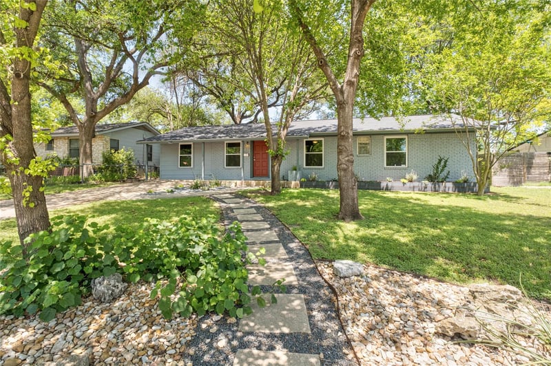 Virtual tour of 4819 Roundup Trl