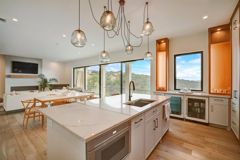 Virtual tour of 4821 River Place BLVD