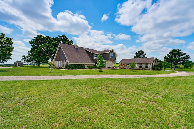 Virtual tour of 489 Boyd LN