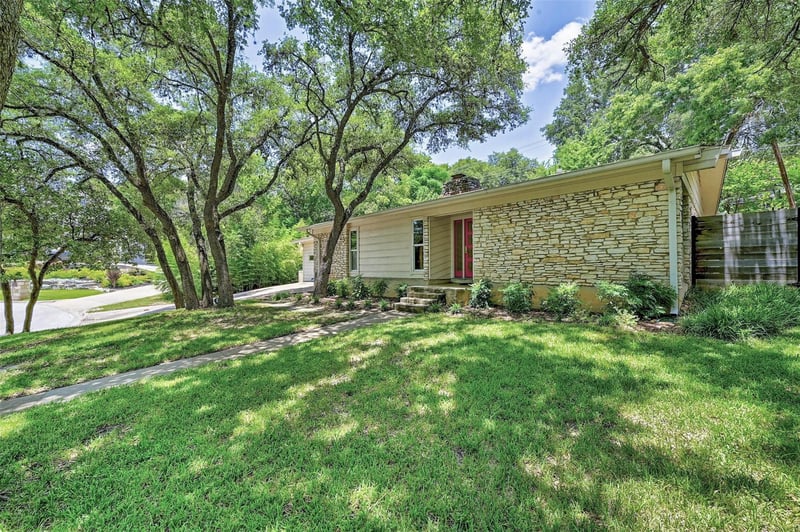Virtual tour of 4905 Southcrest DR
