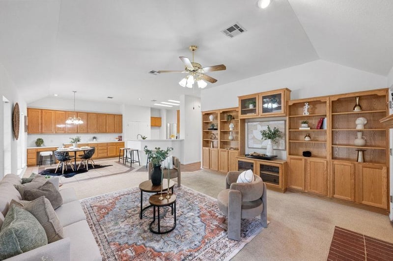 Virtual tour of 4917 Flaming Oak CV