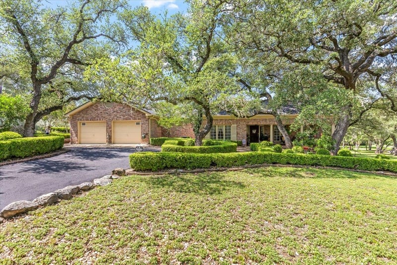 Virtual tour of 50 Brookmeadow DR