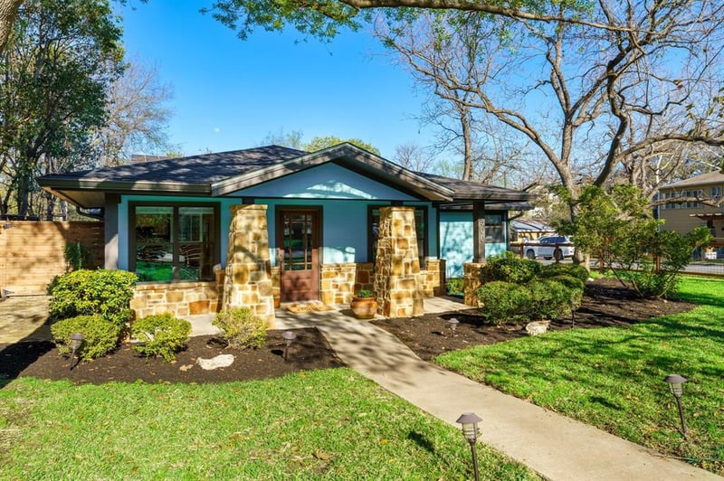 Virtual tour of 500 Sacramento DR
