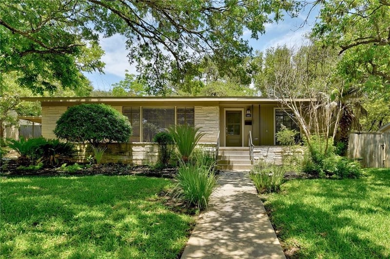 Virtual tour of 5002 Balcones Dr