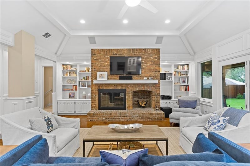 Virtual tour of 5004 Lodge View Ln