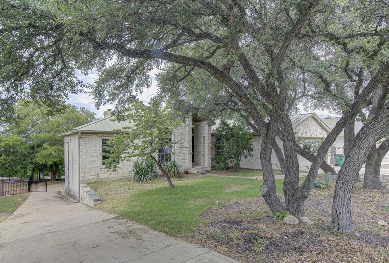 Virtual tour of 5006 Thunderbird St