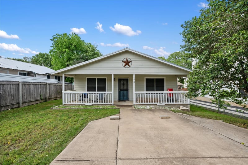 Virtual tour of 5009 Lott Ave