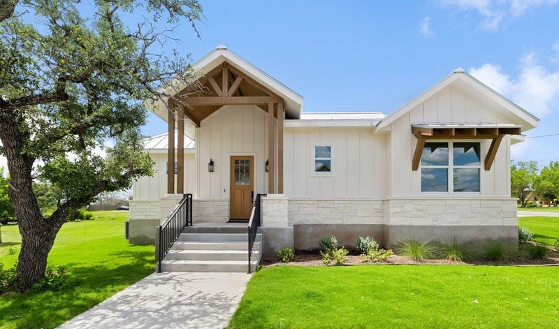 Virtual tour of 501 Ranchview DR