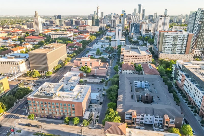Virtual tour of 501 W 26th ST Unit #312