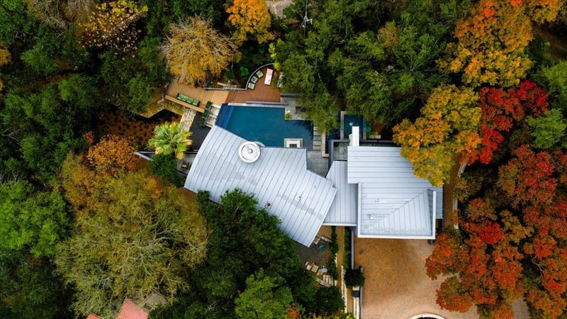 Virtual tour of 501 Westlake DR