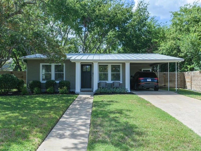 Virtual tour of 5018 W Frances Pl