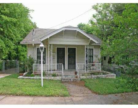 Virtual tour of 502 E Monroe St