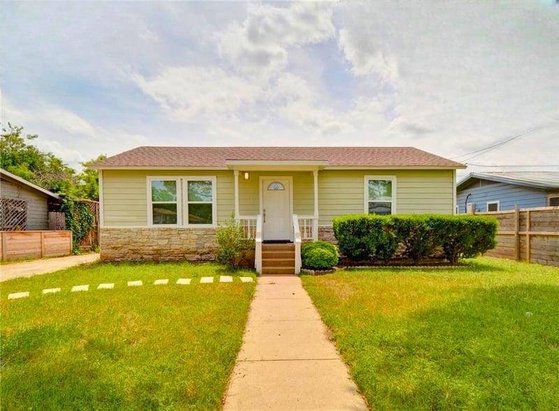 Virtual tour of 503 W Grady Dr
