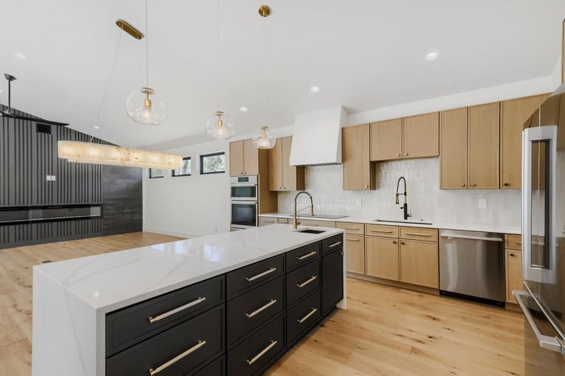 Virtual tour of 504 District LN