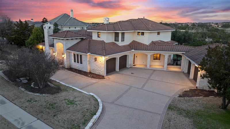 Virtual tour of 504 Golden Bear DR