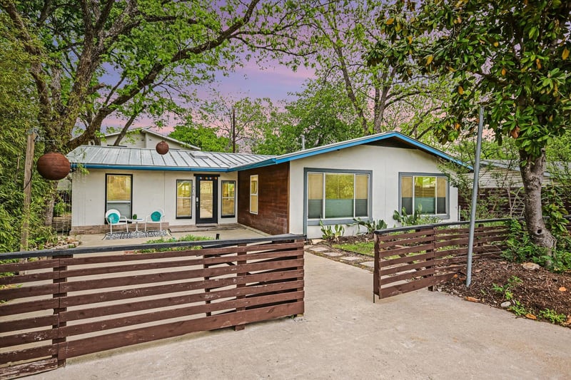 Virtual tour of 504 Powell Cir