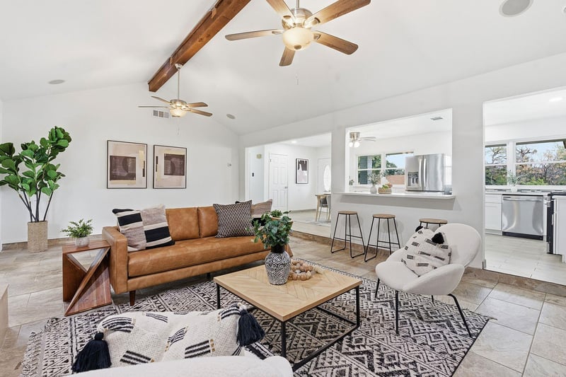 Virtual tour of 505 Meadowbrook Dr
