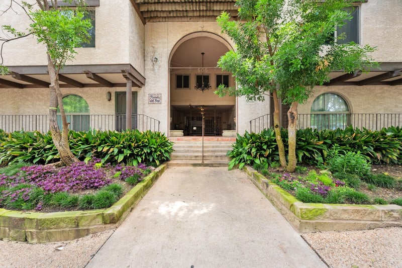 Virtual tour of 505 W 7th ST Unit #308