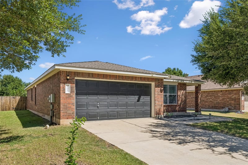 Virtual tour of 505 Washington Square DR