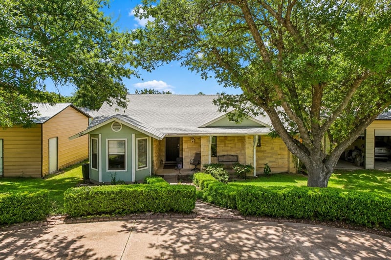 Virtual tour of 508 River Hills DR
