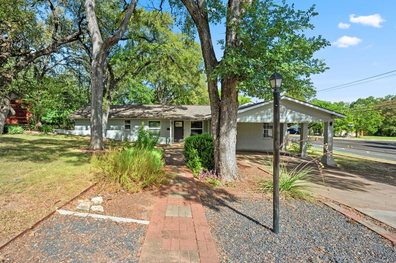Virtual tour of 5100 Plumas LN