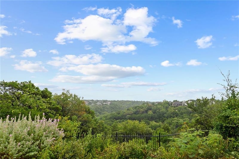 Virtual tour of 5101 Valburn CT