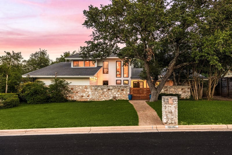 Virtual tour of 5105 N Rim DR
