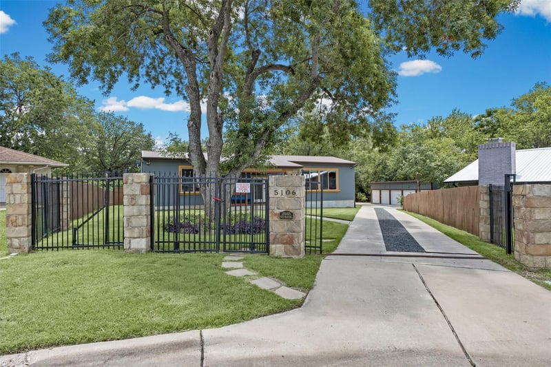 Virtual tour of 5106 Spruce CV