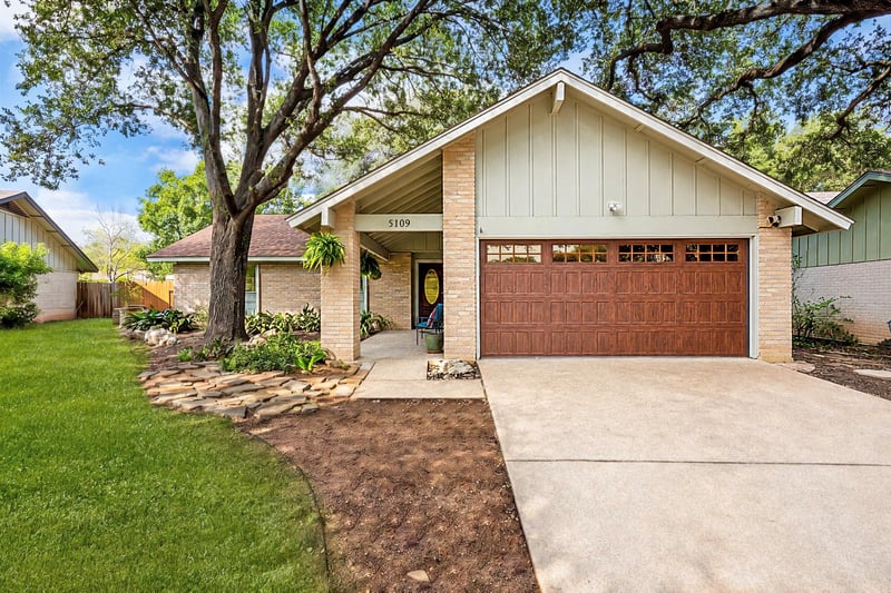Virtual tour of 5109 Fort Mason Dr