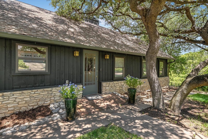 Virtual tour of 5110 Lucas Ln