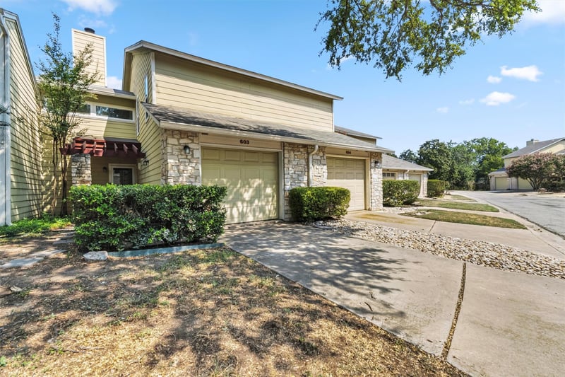 Virtual tour of 512 Eberhart Ln Unit #603