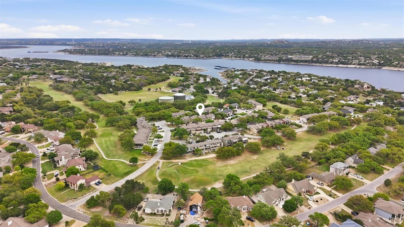 Virtual tour of 512 Palmer DR