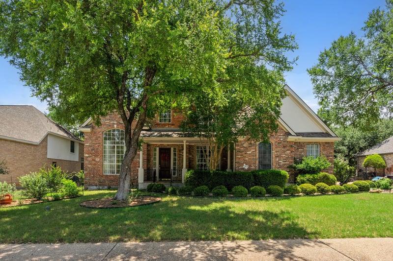 Virtual tour of 513 Champions Dr