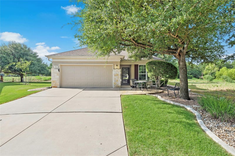 Virtual tour of 516 Crockett LOOP