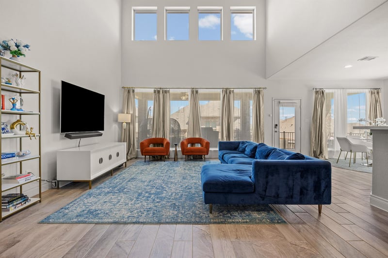 Virtual tour of 516 Honeybird Ln