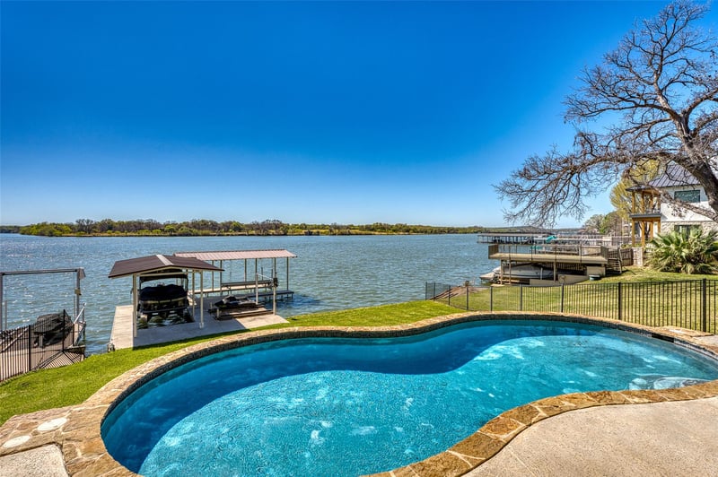Virtual tour of 517 Reynolds ST