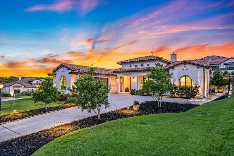 Virtual tour of 518 Doe Whisper WAY