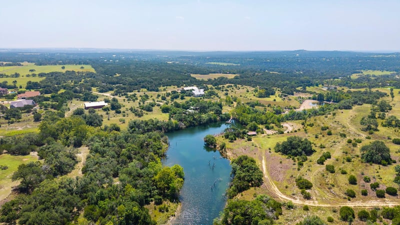 Virtual tour of 520 Holder LN