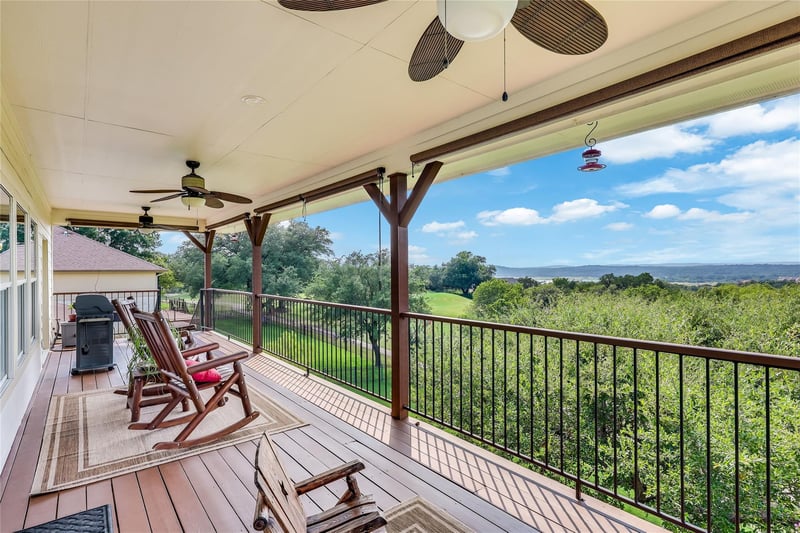 Virtual tour of 5200 Arrowhead DR