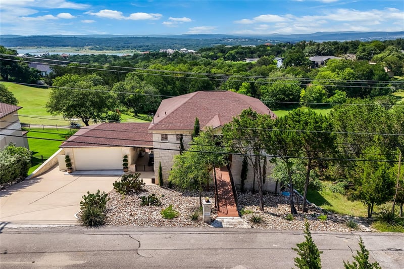 Virtual tour of 5200 Arrowhead DR